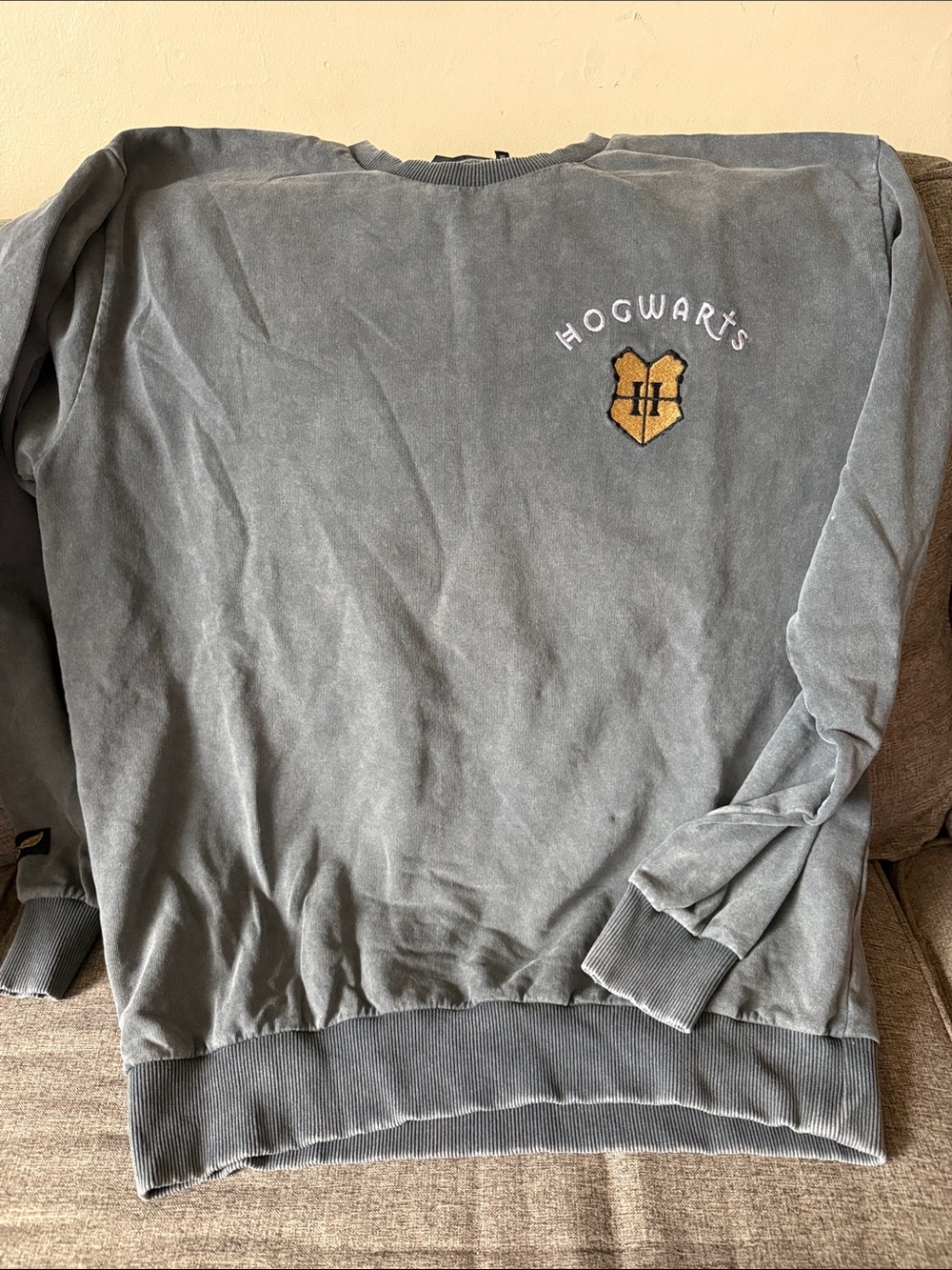 Hogwarts Embroidered Gray Crewneck Sweatshirt - Men